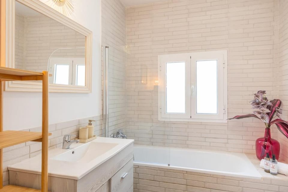 Ohliving Line & Soul Apartment in Seville