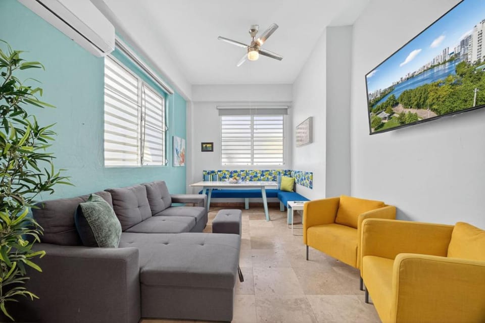 Condado Beach Getaway Near Hotspots & Lagoon Apartment in San Juan