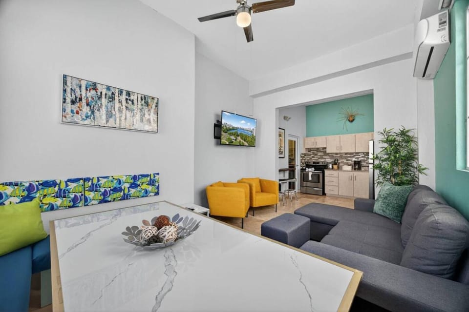 Condado Beach Getaway Near Hotspots & Lagoon Apartment in San Juan
