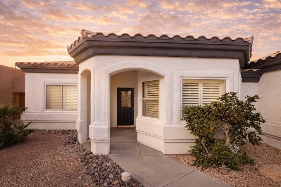 2 Homes Next Door - NEW 25x40 Boat-RV Pad Villa in Lake Havasu City