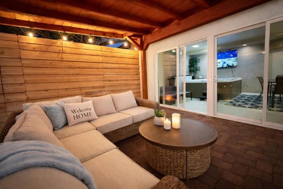Romantic Retreat - Cozy Villa - Private Hot Tub Villa in Lake Havasu City