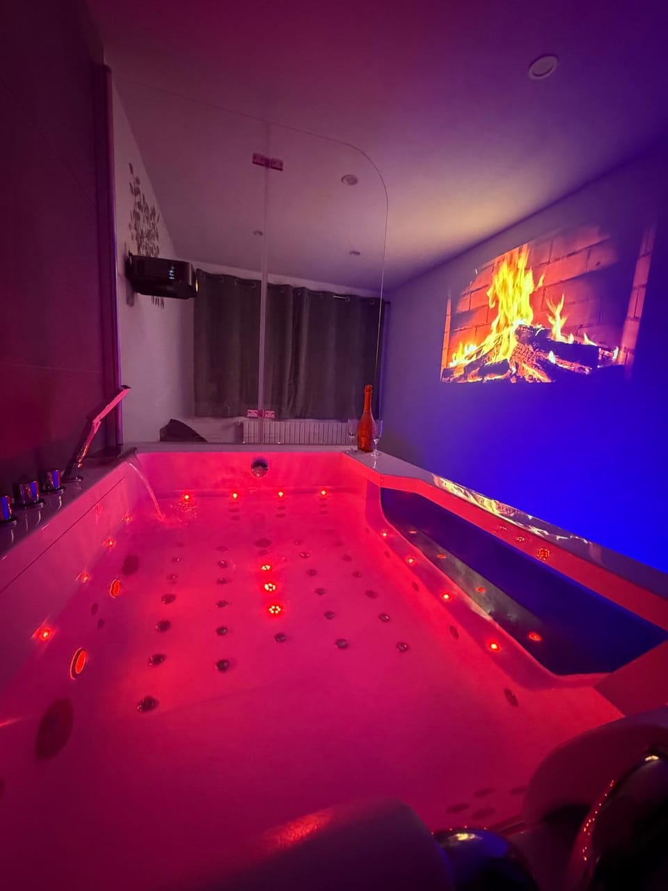 Hot Tub, Hot Tub