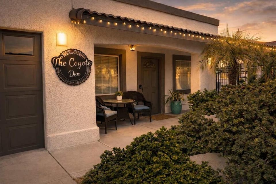 Romantic Getaway - Luxury Villa - Private Hot Tub Villa in Lake Havasu City