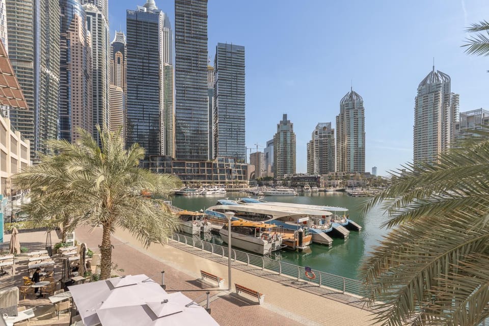 Luxury 2BR LIV Marina Dubai World-Class Amenities Apartment in Dubai