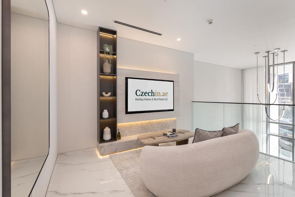 Luxury 2BR LIV Marina Dubai World-Class Amenities Apartment in Dubai