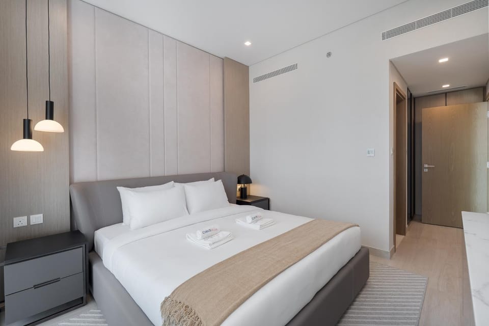 Luxury 2BR LIV Marina Dubai World-Class Amenities Apartment in Dubai