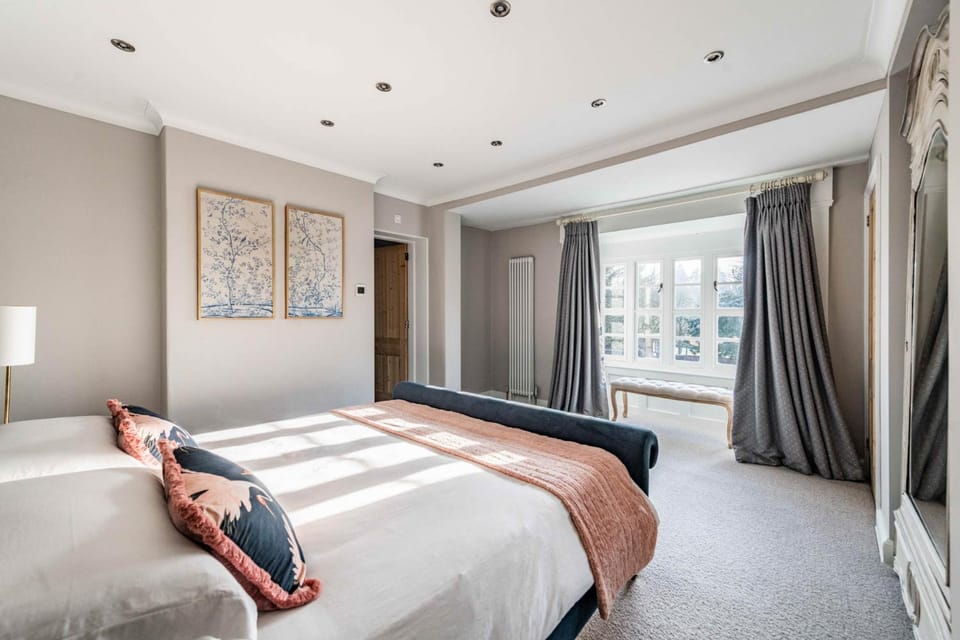 Bressingham Lodge by Leap Escapes House in Mid Suffolk District
