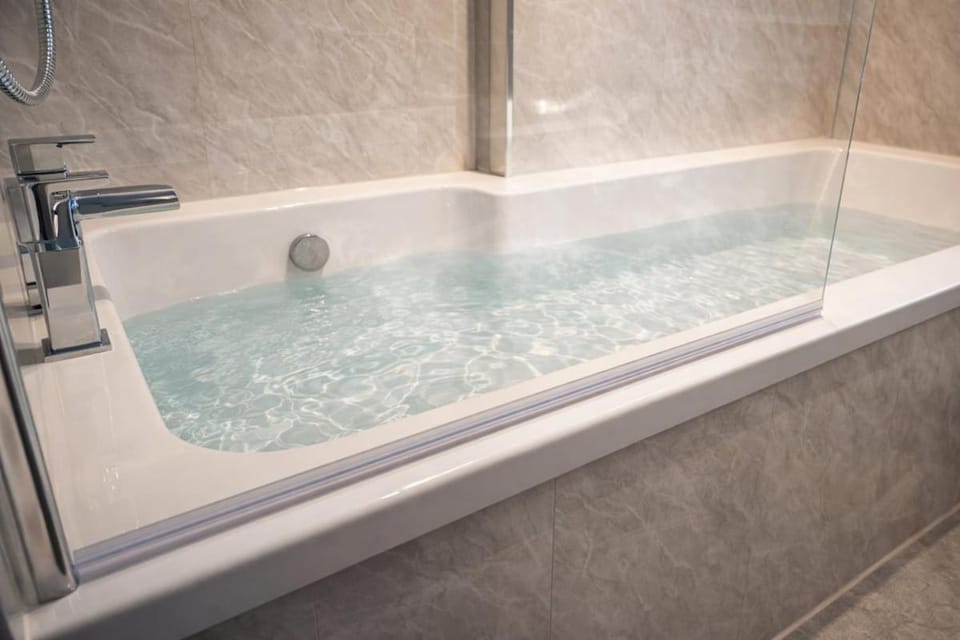 Bathroom, Bath