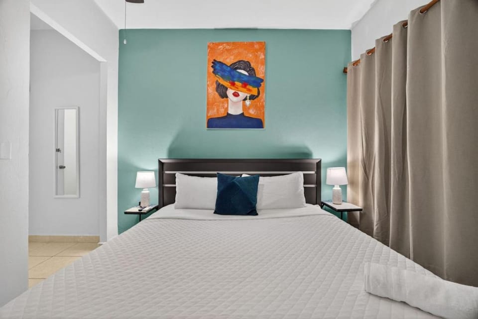Updated Condado Retreat Walk to Beach & Nightlife Apartment in San Juan