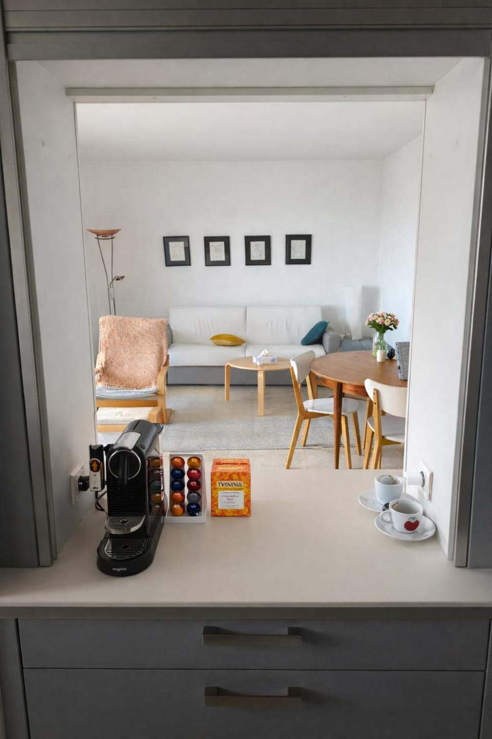 Kitchen or kitchenette, Living room, Seating area