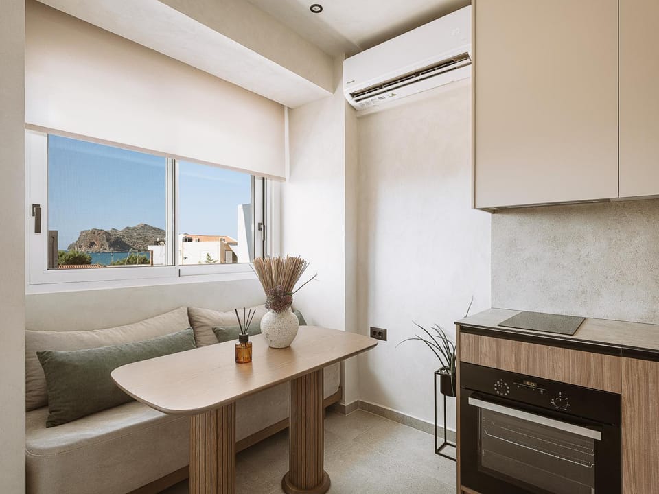 Dining area, Sea view, kitchen