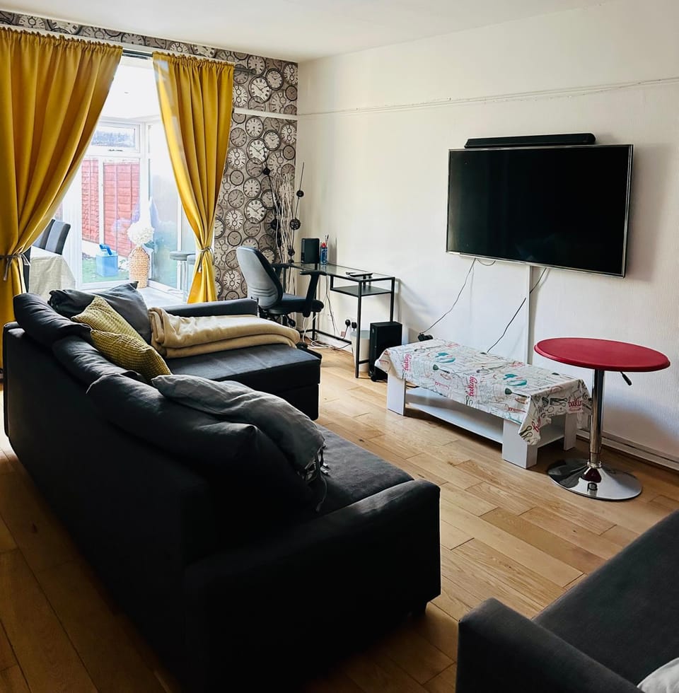 Communal lounge/ TV room