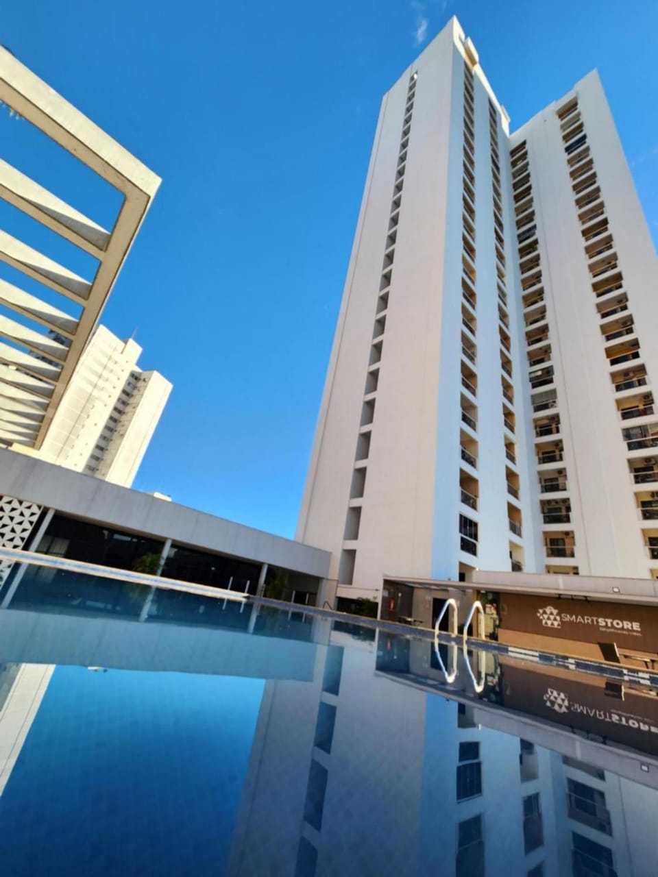 Property building, Day, Swimming pool