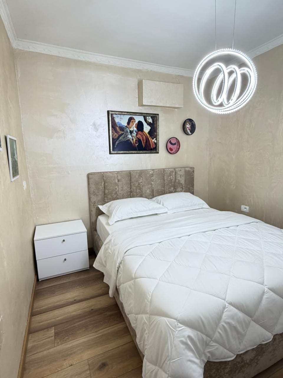 Luxury Apartment 2 near Square 21 Apartment in Tirana