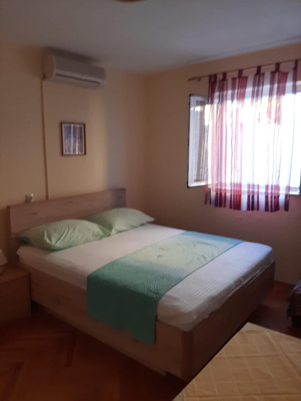 Bedroom, air conditioner