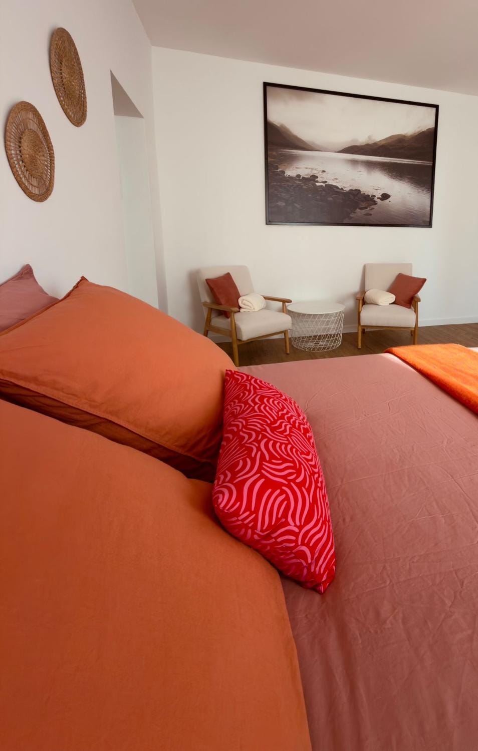 Bed, Photo of the whole room, Bedroom