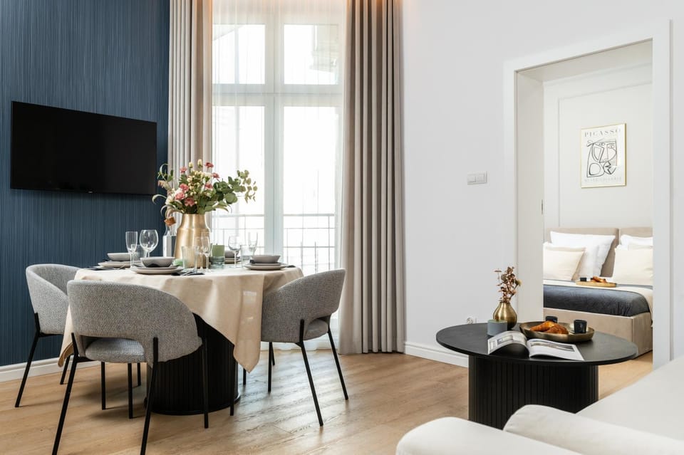Balcony/Terrace, Living room, Seating area, Dining area