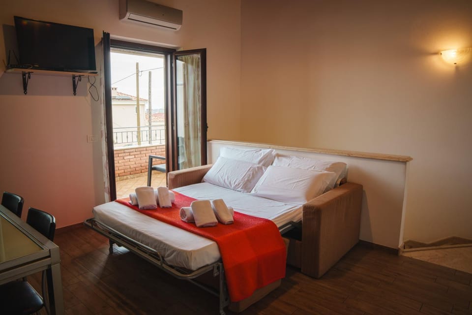 12 minutes walk from Spiaggia delle Rotonde Apartment in Tropea