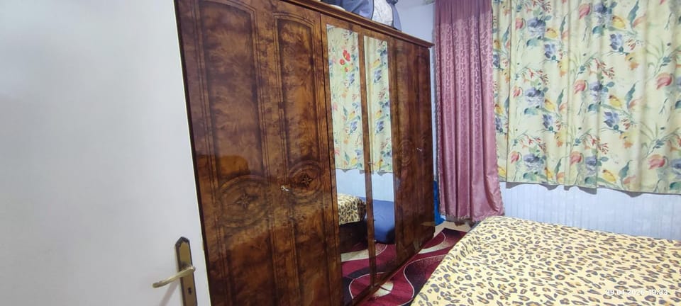 Bedroom, wardrobe