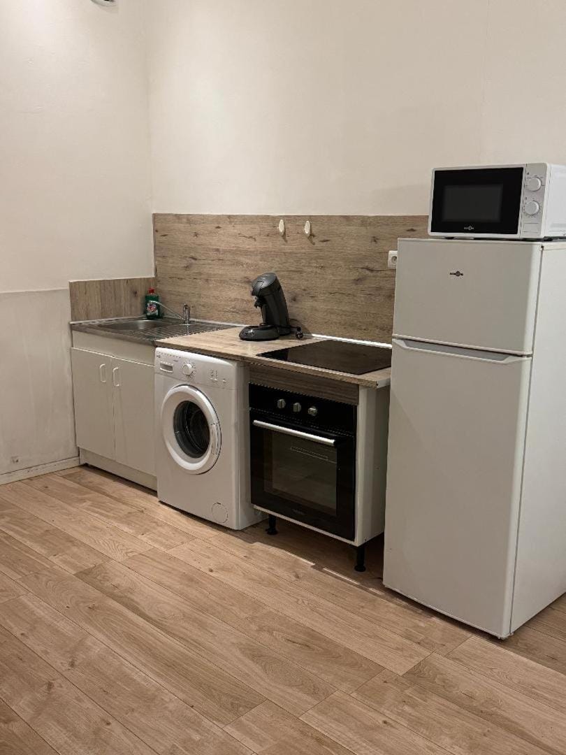 Appartement terrasse WIFI 4 pers fac de droit Lille Moulins Apartment in Lille