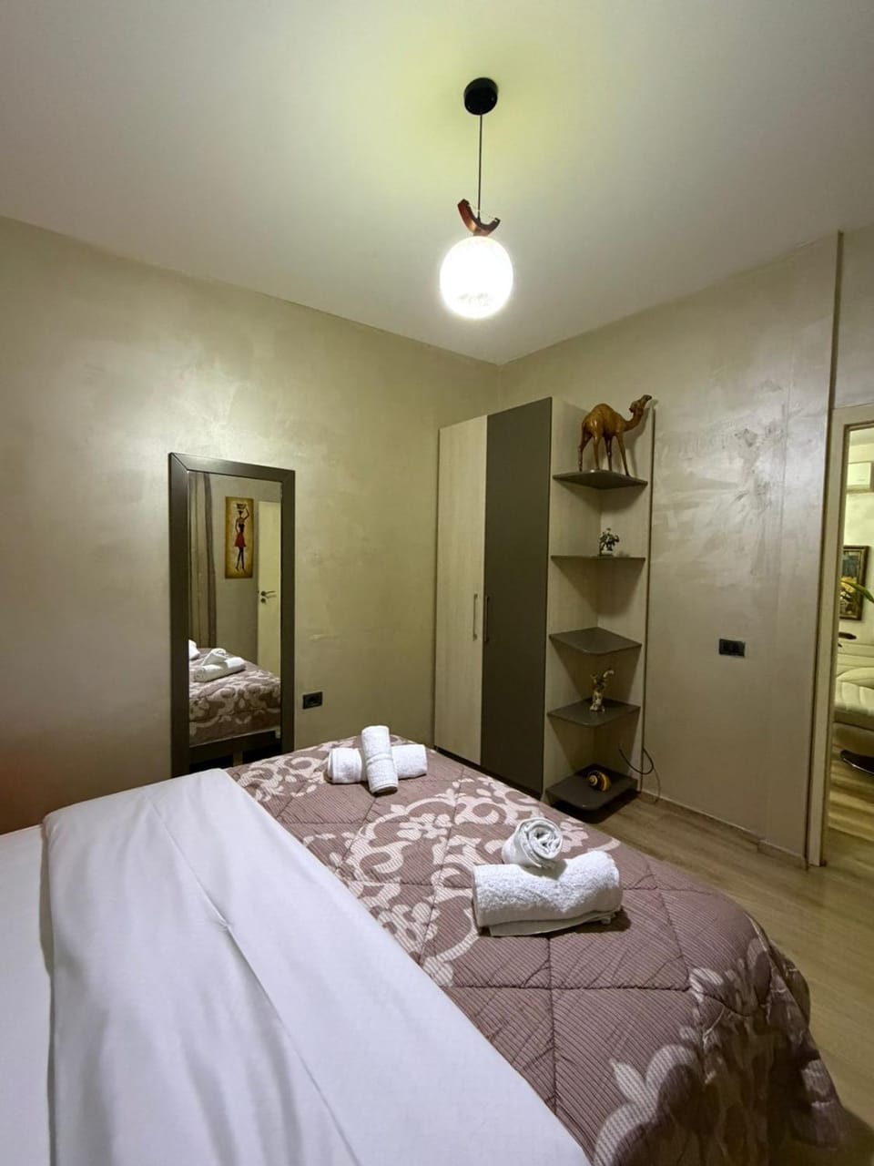 Luxury Apartment 5 near Square 21 Apartment in Tirana