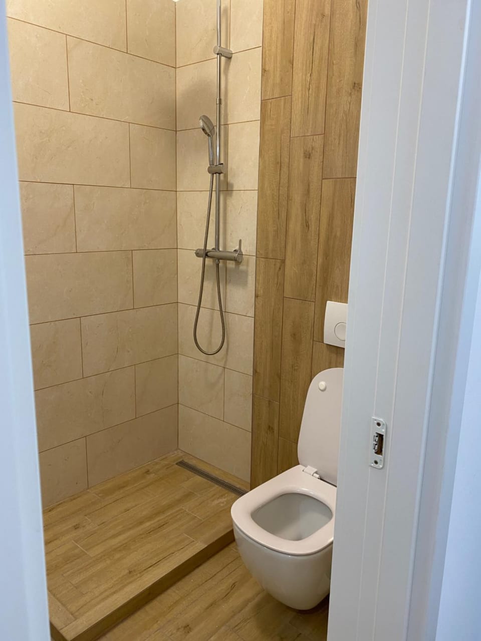 Ultracentral Apartament with Private Parking Apartment in Romania
