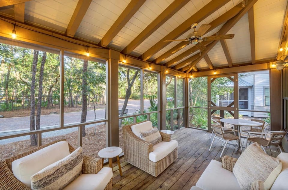 Sleeps 14, Bikes, Sunshine State of Mind, 30A, Pool, Beach Access House in Seacrest