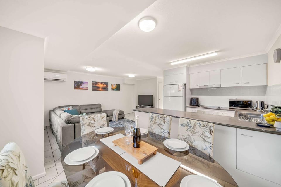 Sunshine Hideaway - Easy Beachside Living House in Sunshine Coast