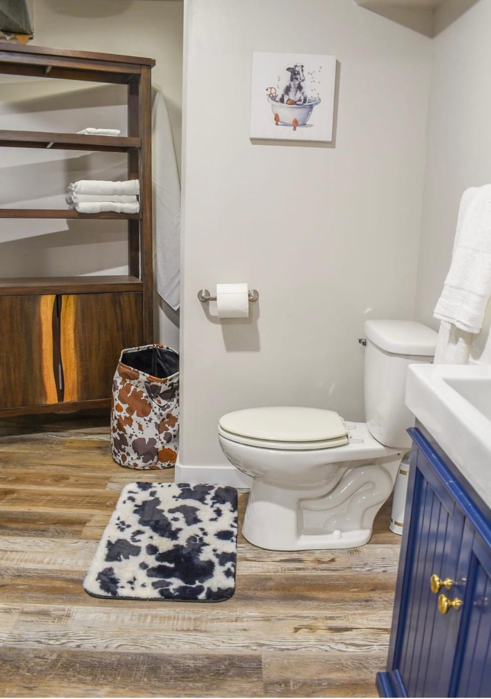Toilet, Bathroom, towels