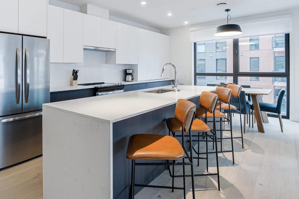 Alpine Living - Modern 2 Bedroom Condo Apartment in Revelstoke