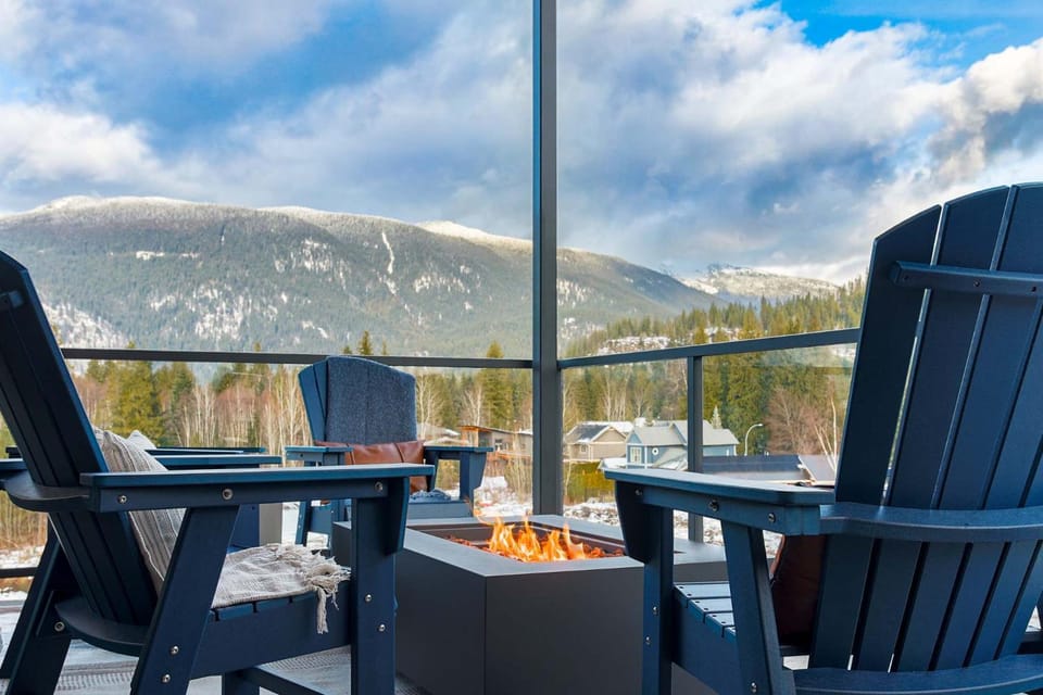 The View - Luxury Penthouse Condo Apartment in Revelstoke