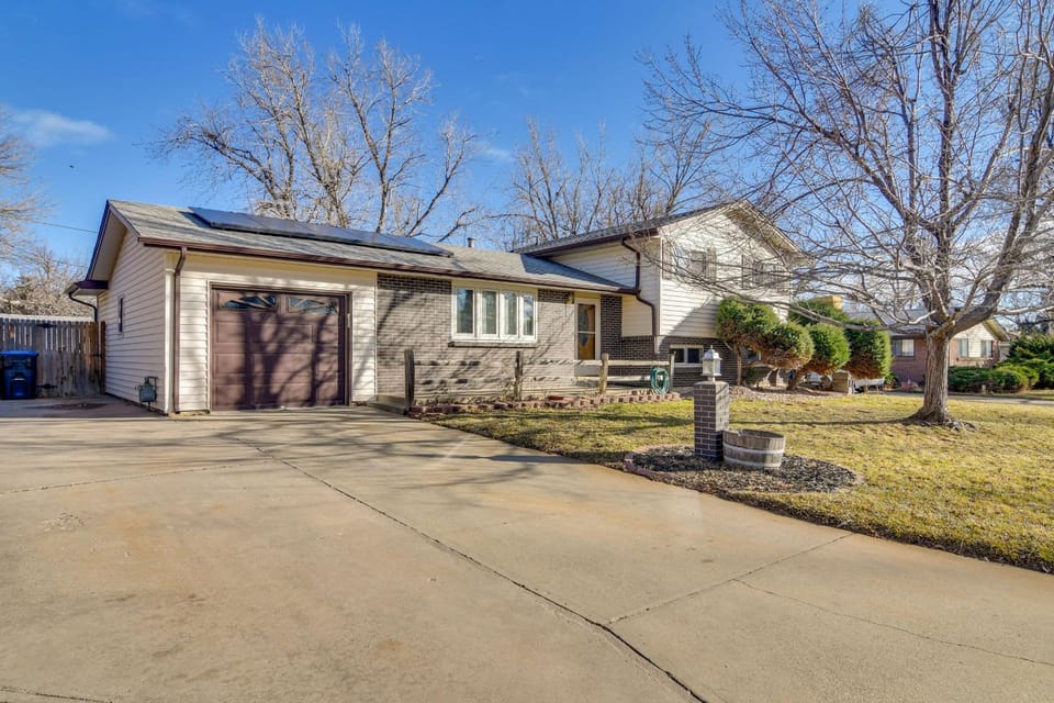 2 Mi to Olde Town! Pet-Friendly Haven w/ Sunroom House in Arvada