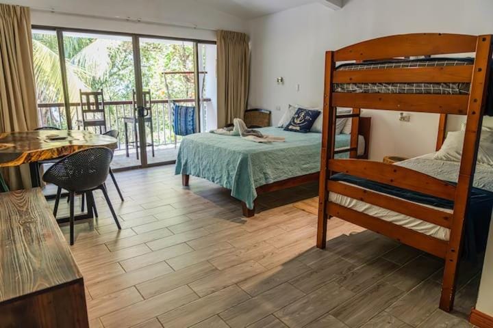 Beachfront Studio, Private Balcony with Ocean View Apartment in Tamarindo