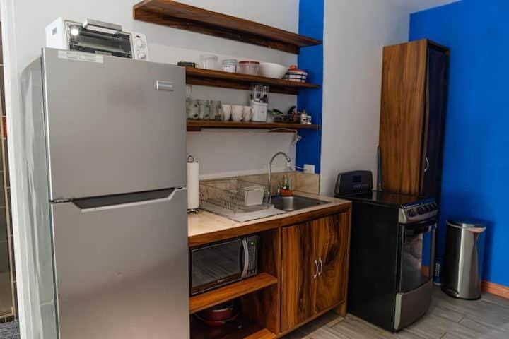 Beachfront Studio, Private Balcony with Ocean View Apartment in Tamarindo