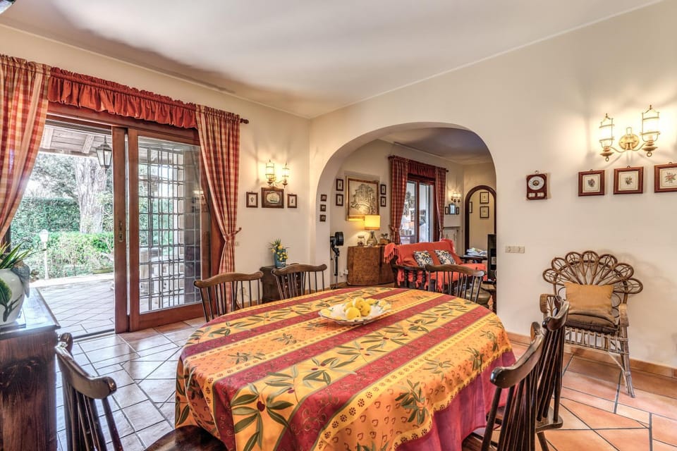 Dining area, Lunch