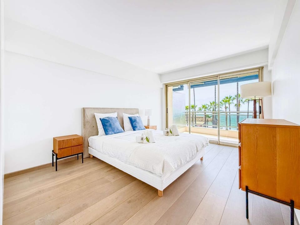 Bed, View (from property/room), Balcony/Terrace, Photo of the whole room, Bedroom, towels