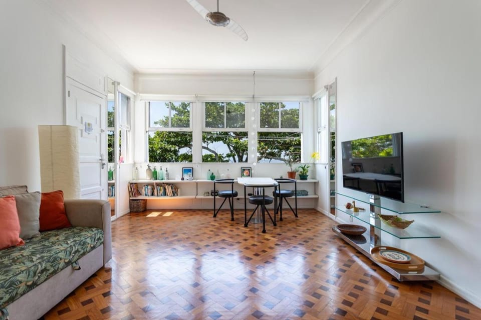 Apartamento na Urca frente ao Mar Apartment in Rio de Janeiro
