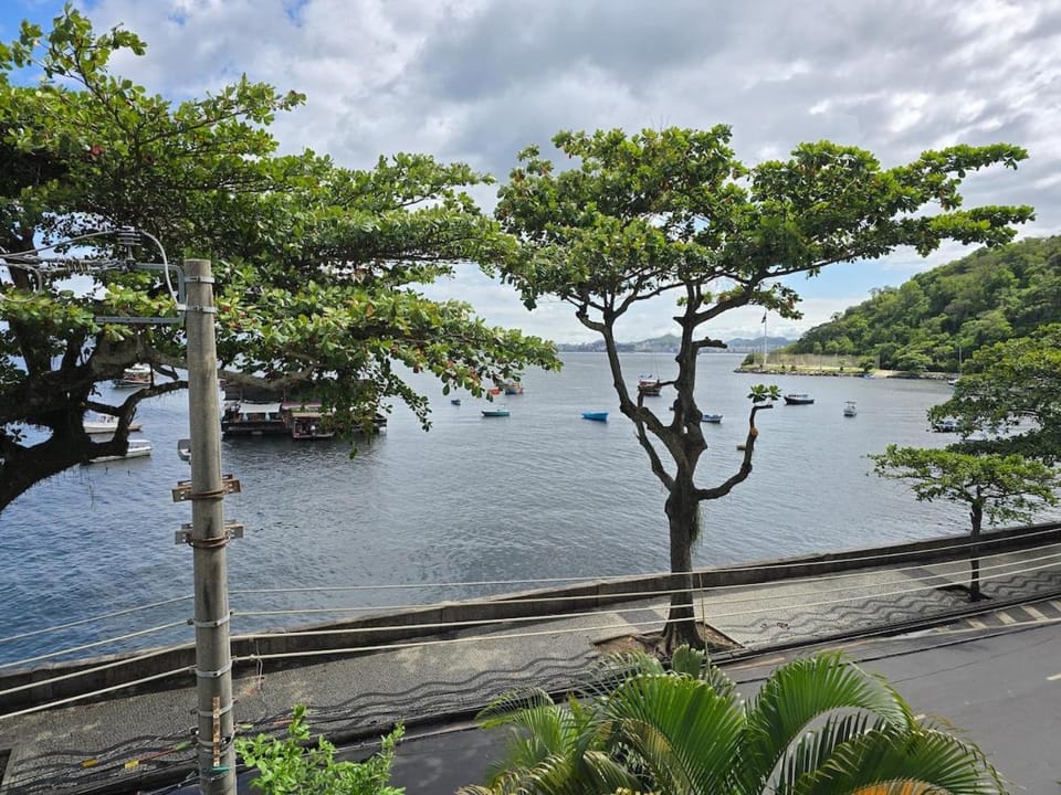Apartamento na Urca frente ao Mar Apartment in Rio de Janeiro