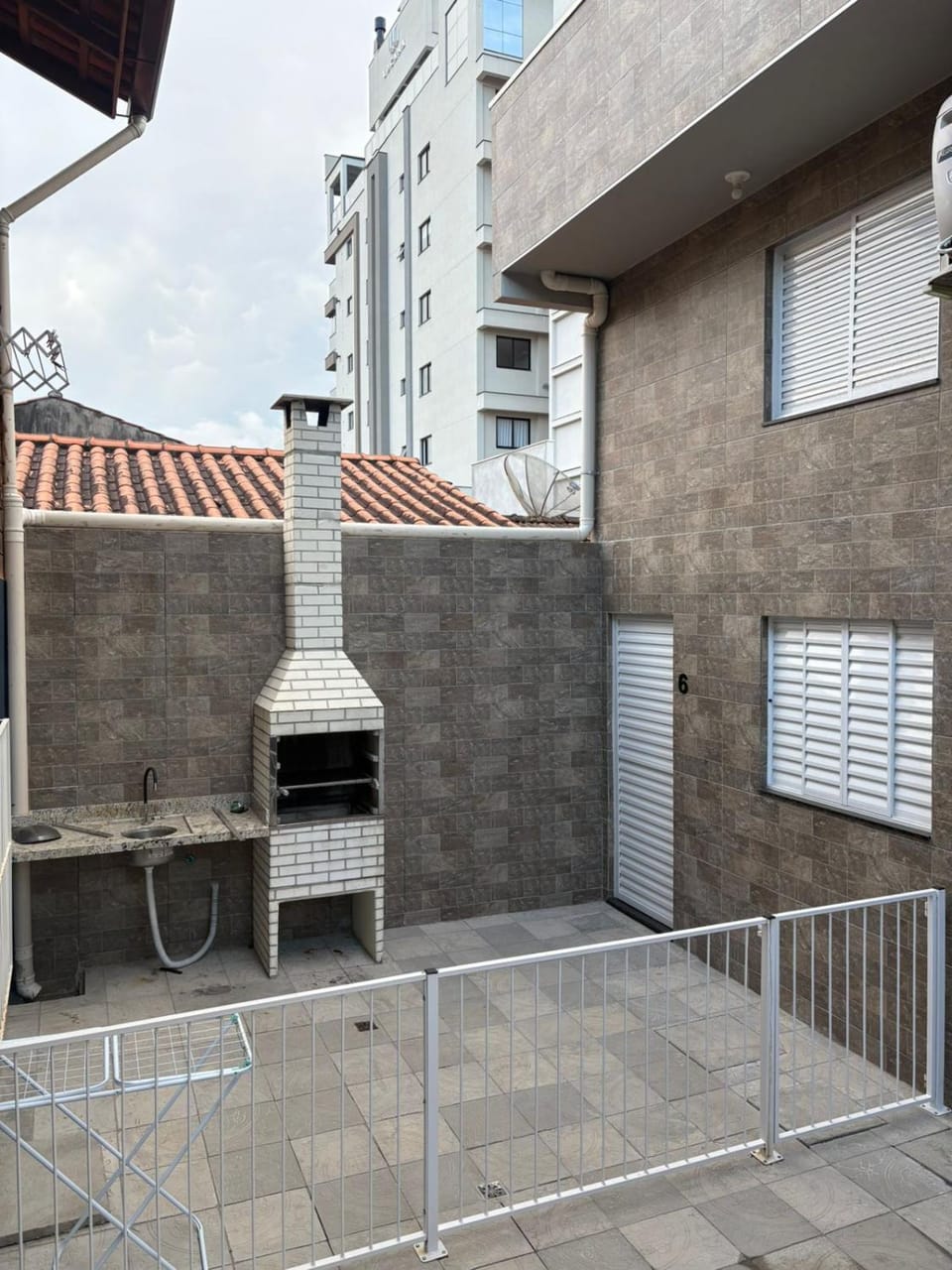 Patio, BBQ facilities