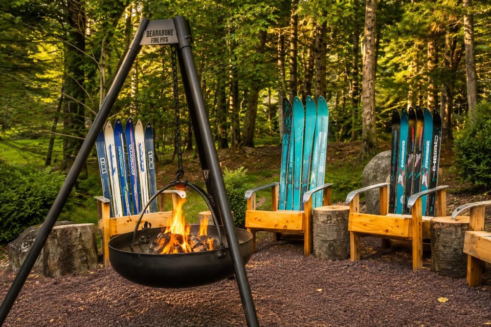 Lake Naomi, Fairy Village, FirepitCreekside Cabin Cabin in Pocono Pines