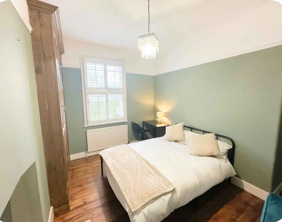 Bed, Bedroom, wardrobe