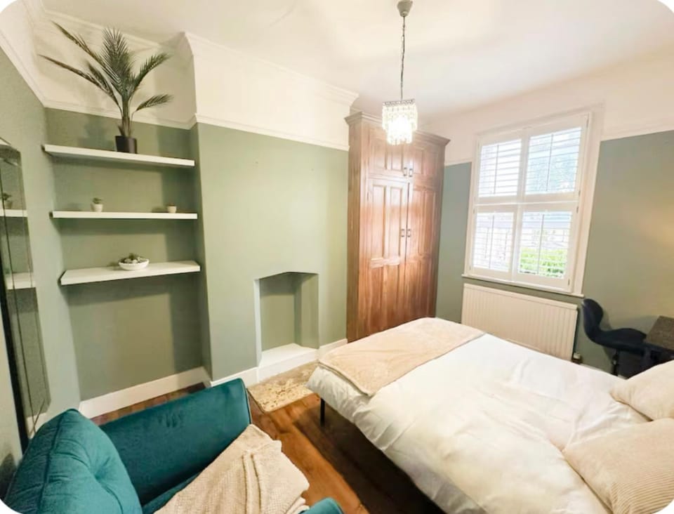 Bed, Bedroom