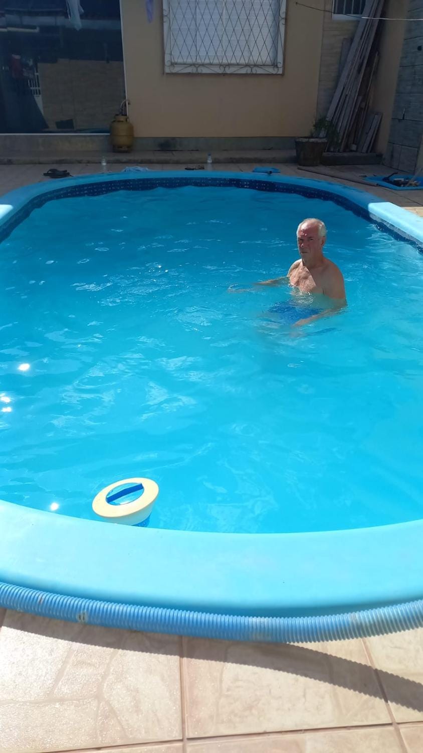 Day, Swimming pool