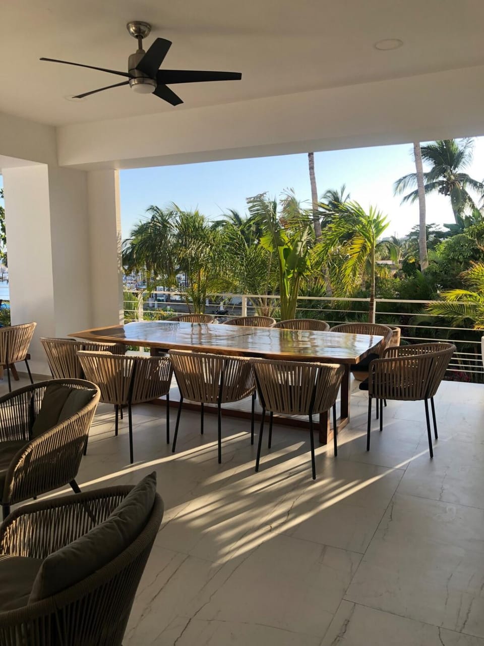 Beautiful Oceanfront Condo Apartment in La Cruz de Huanacaxtle
