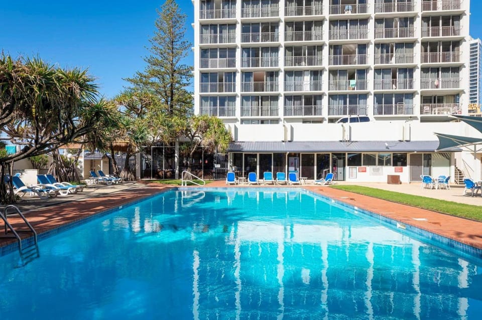 Swimming pool, sunbed