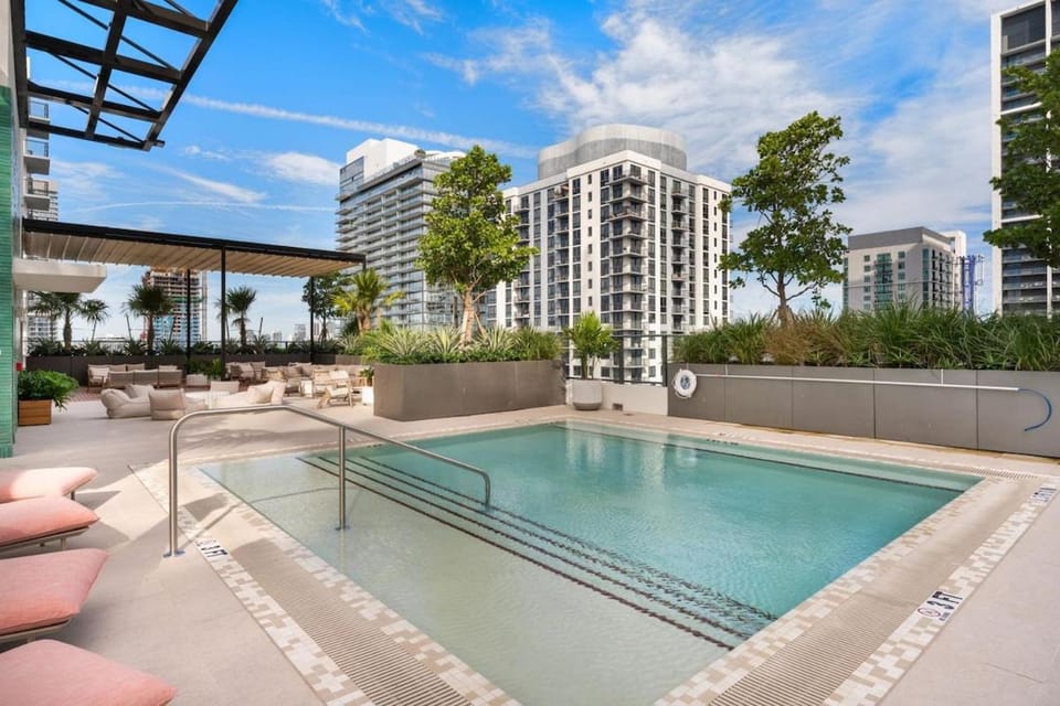 Crosby Miami WTC 2BR 2BA Corner City Residence #601 Apartment in Miami