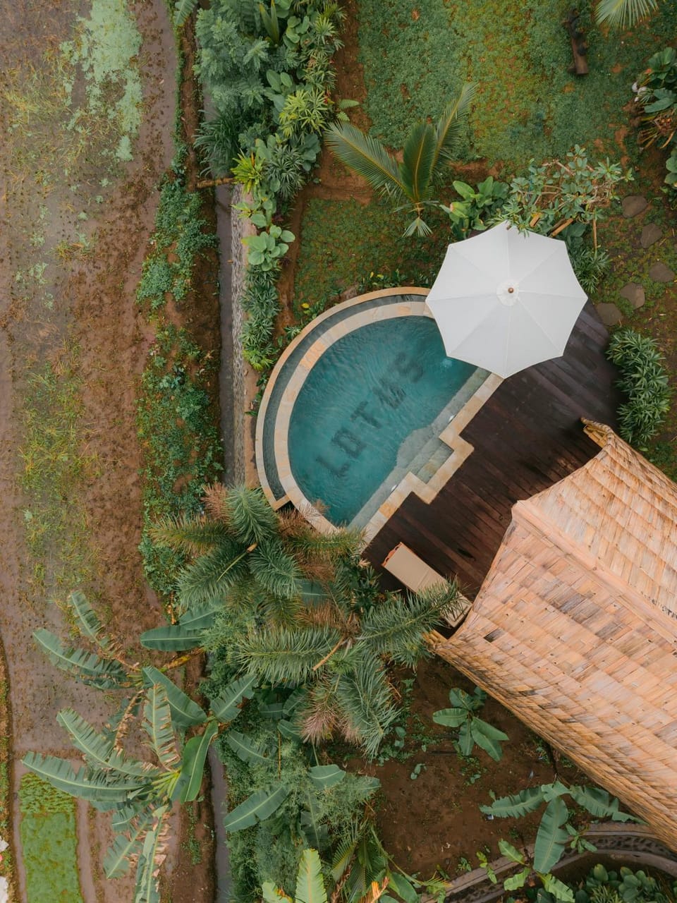 Natural landscape, Bird's eye view, City view, Garden view, Pool view, Pool view, Swimming pool, Swimming pool, Swimming pool