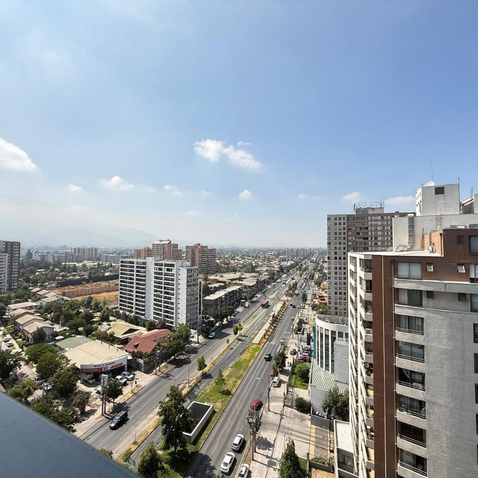 Departamento cercano Clínica Davila y Mall Plaza Vespucio Apartment in Santiago