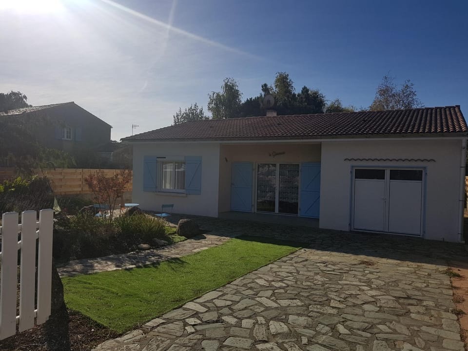 Maison rénovée près de la plage, avec parking, idéale pour 4/6 personnes - FR-1-194-340 House in La Tranche-sur-Mer