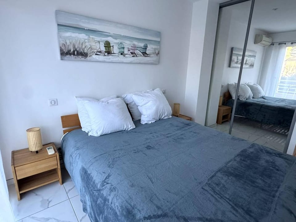 T2 climatisé, parking privé, proche plage - FR-1-100-366 Apartment in Cavalaire-sur-Mer